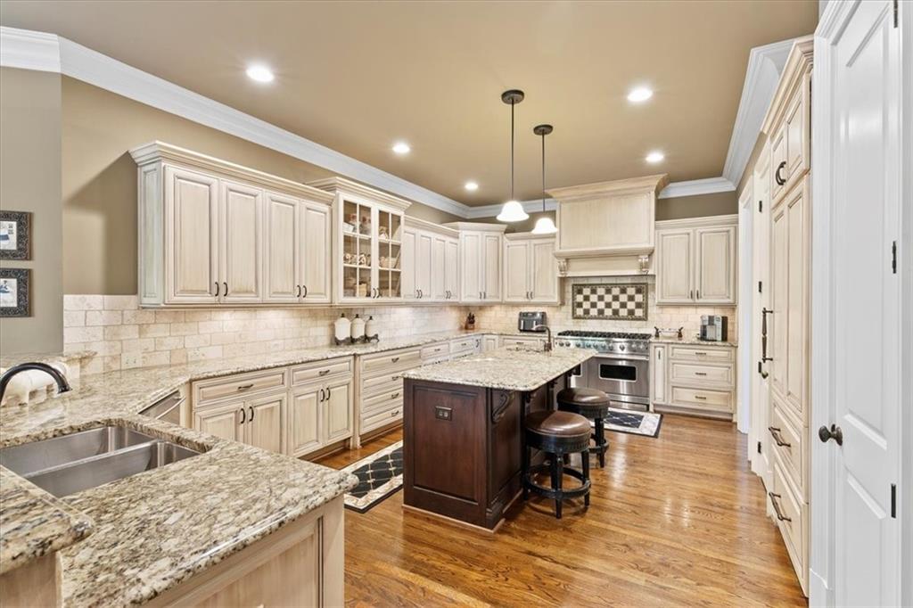 101 Long Island Place, Sandy Springs, Georgia 30328, 5 Bedrooms Bedrooms, ,5 BathroomsBathrooms,Residential,Sold,101 Long Island Place,7274216