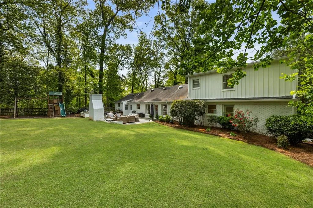 568 Timberland Drive, Atlanta, Georgia 30342, 4 Bedrooms Bedrooms, ,3 BathroomsBathrooms,Residential,Sold,568 Timberland Drive,7560569