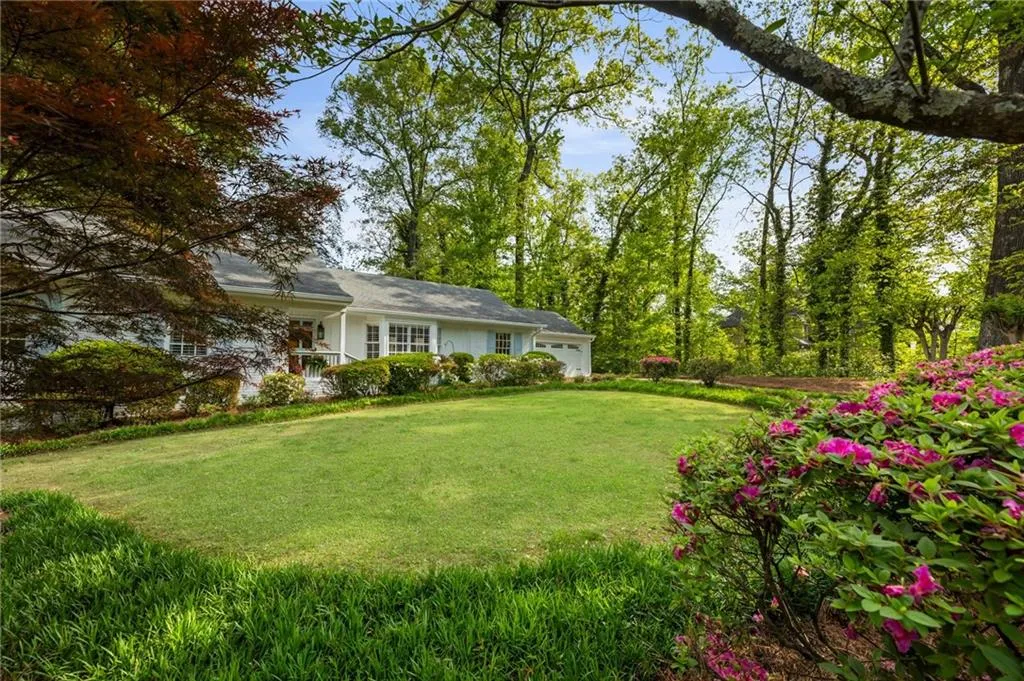 568 Timberland Drive, Atlanta, Georgia 30342, 4 Bedrooms Bedrooms, ,3 BathroomsBathrooms,Residential,Sold,568 Timberland Drive,7560569