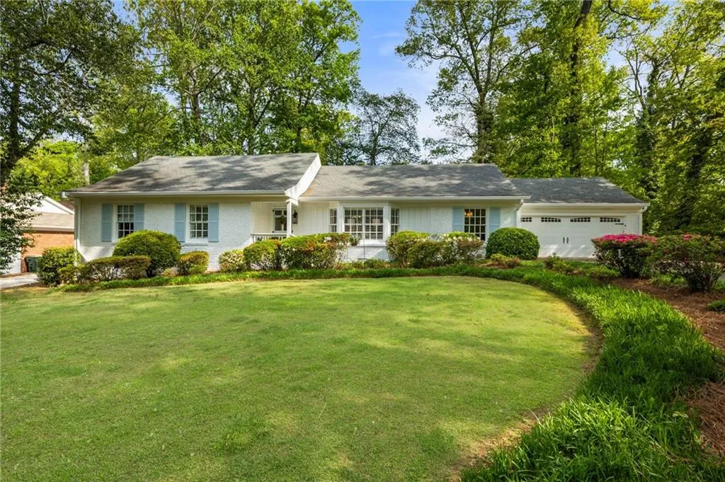 568 Timberland Drive, Atlanta, Georgia 30342, 4 Bedrooms Bedrooms, ,3 BathroomsBathrooms,Residential,Sold,568 Timberland Drive,7560569