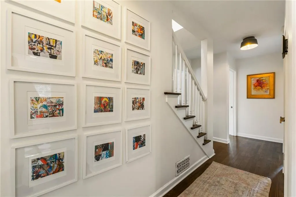 568 Timberland Drive, Atlanta, Georgia 30342, 4 Bedrooms Bedrooms, ,3 BathroomsBathrooms,Residential,Sold,568 Timberland Drive,7560569