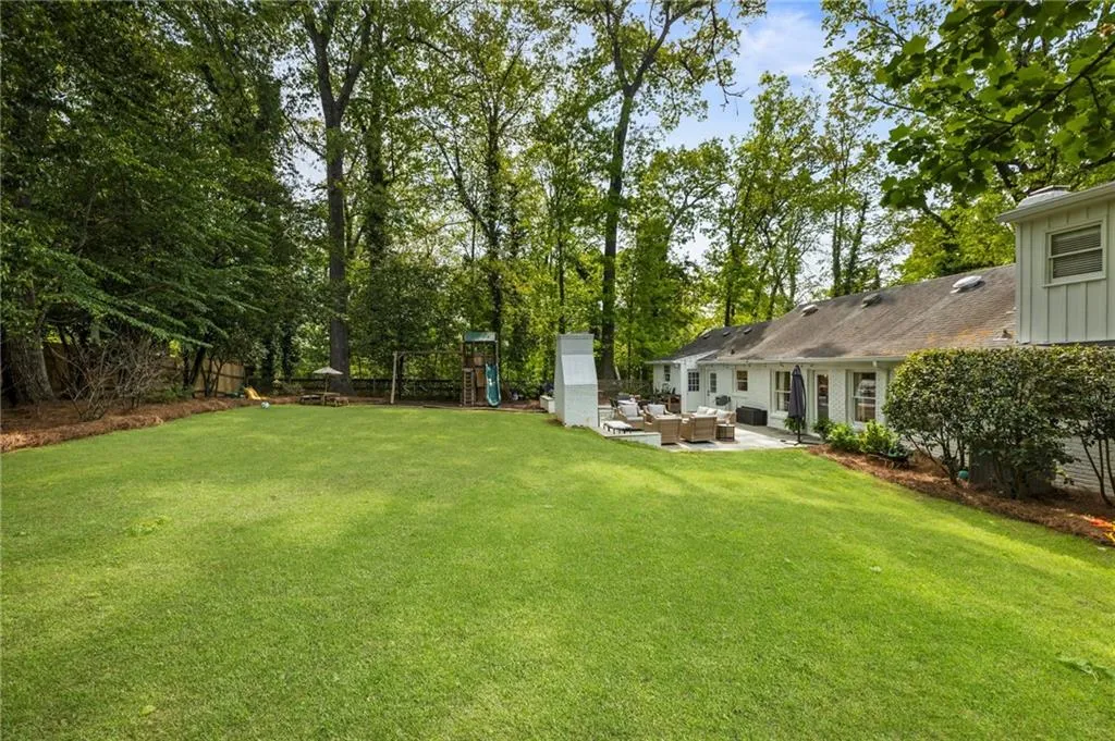 568 Timberland Drive, Atlanta, Georgia 30342, 4 Bedrooms Bedrooms, ,3 BathroomsBathrooms,Residential,Sold,568 Timberland Drive,7560569