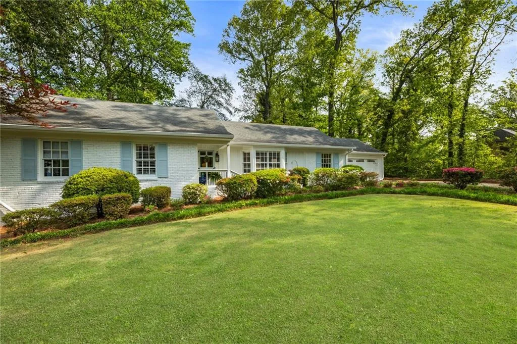 568 Timberland Drive, Atlanta, Georgia 30342, 4 Bedrooms Bedrooms, ,3 BathroomsBathrooms,Residential,Sold,568 Timberland Drive,7560569