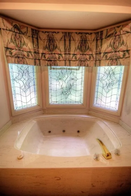 8240 Grogans Ferry Road, Sandy Springs, Georgia 30350, 4 Bedrooms Bedrooms, ,4 BathroomsBathrooms,Residential,Sold,8240 Grogans Ferry Road,5729035