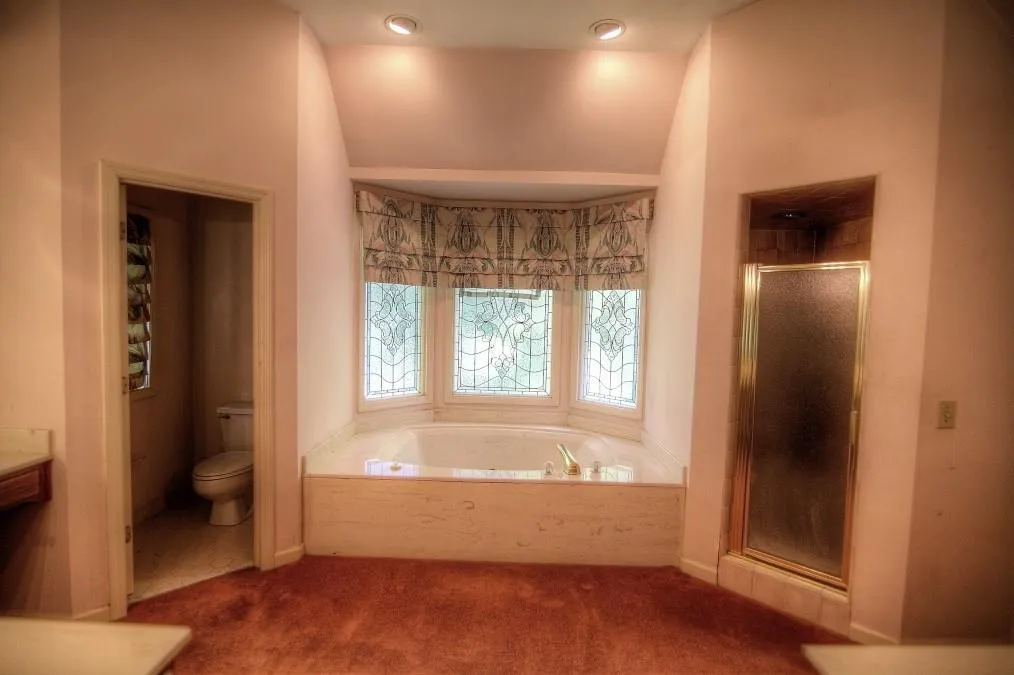 8240 Grogans Ferry Road, Sandy Springs, Georgia 30350, 4 Bedrooms Bedrooms, ,4 BathroomsBathrooms,Residential,Sold,8240 Grogans Ferry Road,5729035