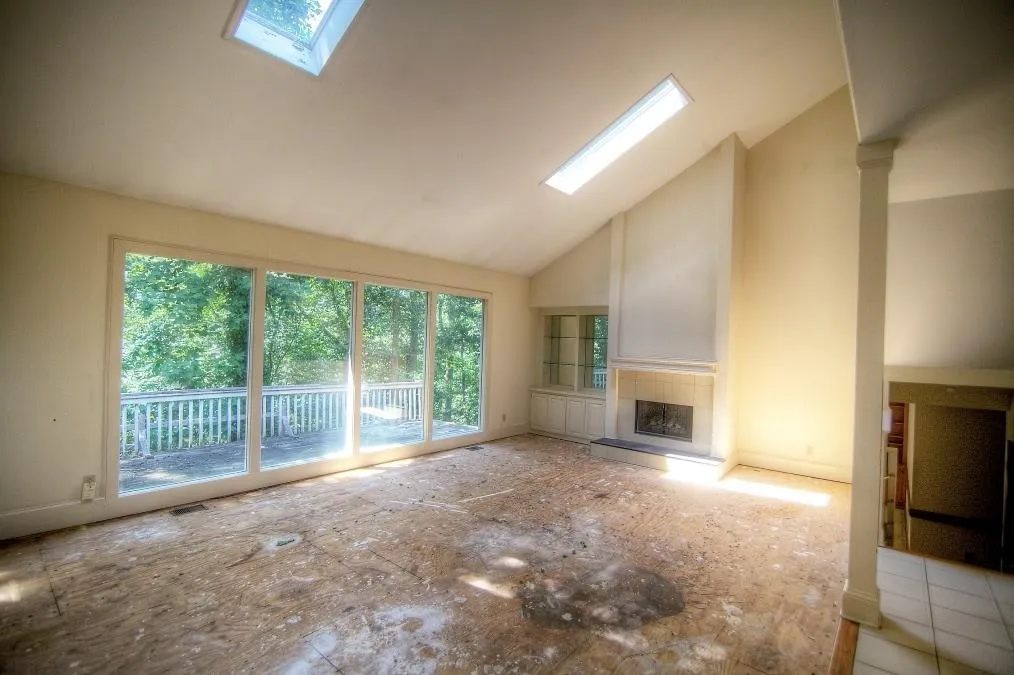 8240 Grogans Ferry Road, Sandy Springs, Georgia 30350, 4 Bedrooms Bedrooms, ,4 BathroomsBathrooms,Residential,Sold,8240 Grogans Ferry Road,5729035