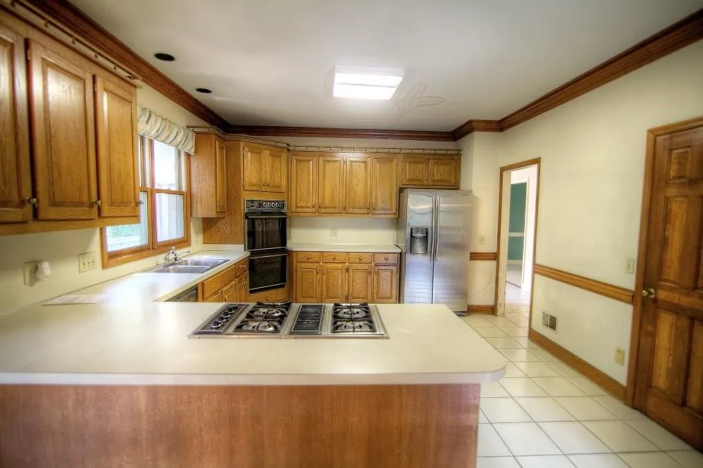 8240 Grogans Ferry Road, Sandy Springs, Georgia 30350, 4 Bedrooms Bedrooms, ,4 BathroomsBathrooms,Residential,Sold,8240 Grogans Ferry Road,5729035