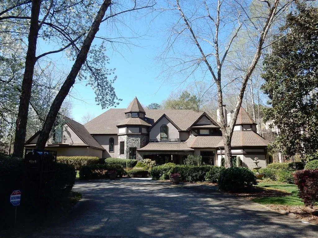 5285 N Powers Ferry Road, Sandy Springs, Georgia 30327, 7 Bedrooms Bedrooms, ,5 BathroomsBathrooms,Residential,Sold,5285 N Powers Ferry Road,6693848