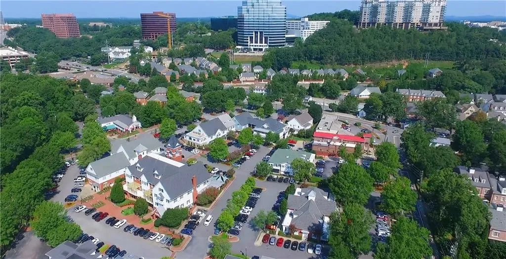 3280 Stillhouse Lane Se Unit 401, Atlanta, Georgia 30339, 3 Bedrooms Bedrooms, ,2 BathroomsBathrooms,Residential,For Sale,3280 Stillhouse Lane Se Unit 401,7580354