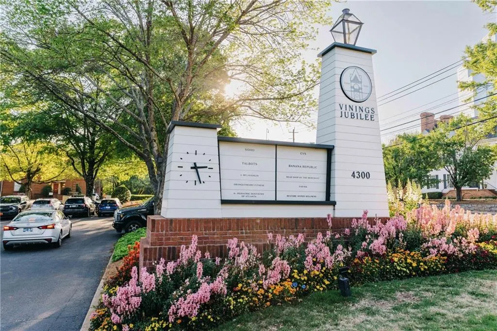 3280 Stillhouse Lane Se Unit 401, Atlanta, Georgia 30339, 3 Bedrooms Bedrooms, ,2 BathroomsBathrooms,Residential,For Sale,3280 Stillhouse Lane Se Unit 401,7580354