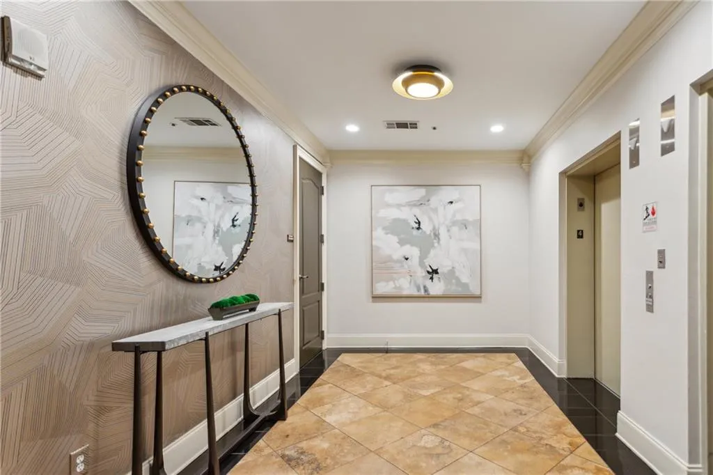 3280 Stillhouse Lane Se Unit 401, Atlanta, Georgia 30339, 3 Bedrooms Bedrooms, ,2 BathroomsBathrooms,Residential,For Sale,3280 Stillhouse Lane Se Unit 401,7580354