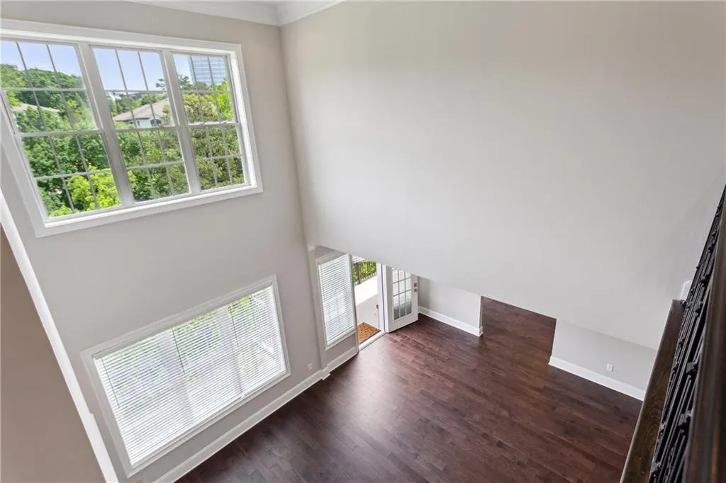 3280 Stillhouse Lane Se Unit 401, Atlanta, Georgia 30339, 3 Bedrooms Bedrooms, ,2 BathroomsBathrooms,Residential,For Sale,3280 Stillhouse Lane Se Unit 401,7580354