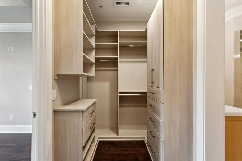 3280 Stillhouse Lane Se Unit 401, Atlanta, Georgia 30339, 3 Bedrooms Bedrooms, ,2 BathroomsBathrooms,Residential,For Sale,3280 Stillhouse Lane Se Unit 401,7580354