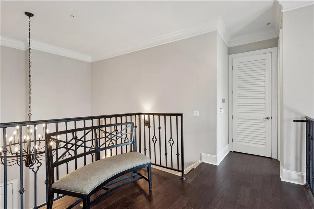 3280 Stillhouse Lane Se Unit 401, Atlanta, Georgia 30339, 3 Bedrooms Bedrooms, ,2 BathroomsBathrooms,Residential,For Sale,3280 Stillhouse Lane Se Unit 401,7580354