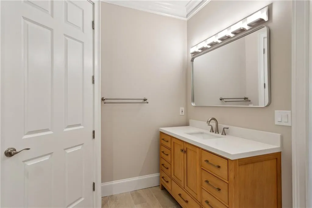3280 Stillhouse Lane Se Unit 401, Atlanta, Georgia 30339, 3 Bedrooms Bedrooms, ,2 BathroomsBathrooms,Residential,For Sale,3280 Stillhouse Lane Se Unit 401,7580354