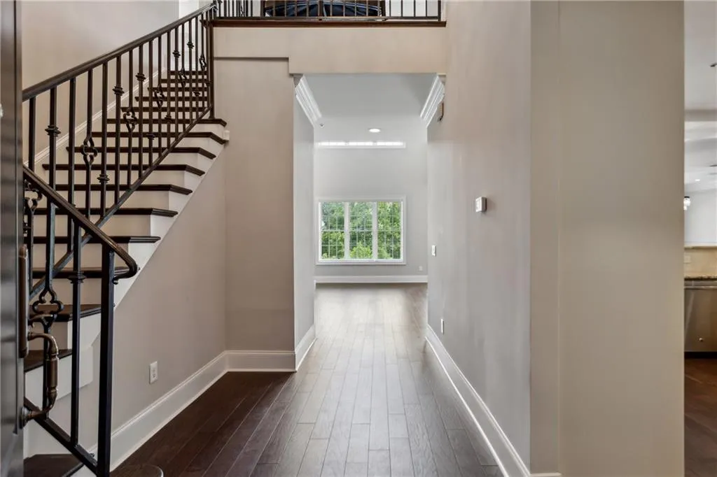 3280 Stillhouse Lane Se Unit 401, Atlanta, Georgia 30339, 3 Bedrooms Bedrooms, ,2 BathroomsBathrooms,Residential,For Sale,3280 Stillhouse Lane Se Unit 401,7580354