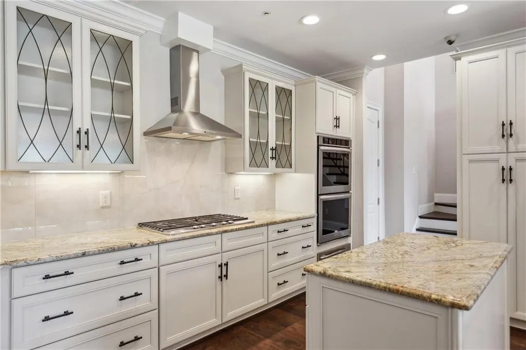 3280 Stillhouse Lane Se Unit 401, Atlanta, Georgia 30339, 3 Bedrooms Bedrooms, ,2 BathroomsBathrooms,Residential,For Sale,3280 Stillhouse Lane Se Unit 401,7580354