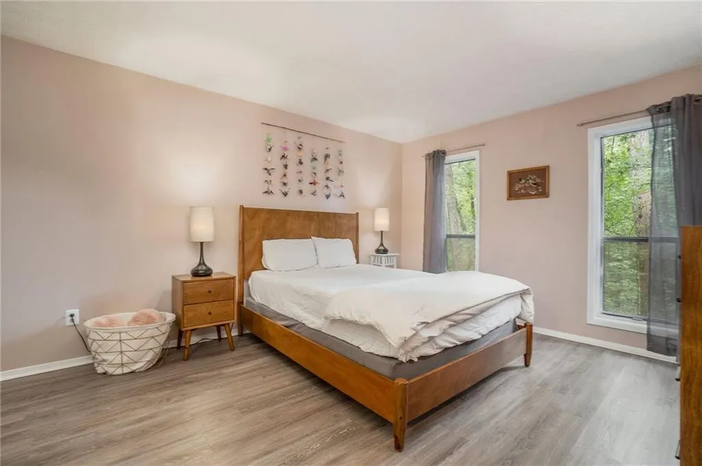 210 Woodcliff Drive, Sandy Springs, Georgia 30350, 2 Bedrooms Bedrooms, ,2 BathroomsBathrooms,Residential,Sold,210 Woodcliff Drive,7103268