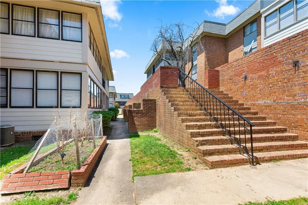 145 Northwood Drive Unit H6, Sandy Springs, Georgia 30342, 4 Bedrooms Bedrooms, ,1 BathroomBathrooms,Residential,Sold,145 Northwood Drive Unit H6,7047095