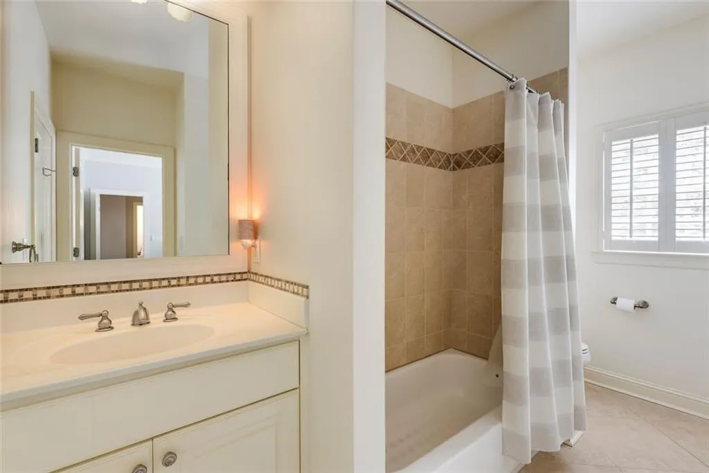 1575 Spalding Drive, Sandy Springs, Georgia 30350, 6 Bedrooms Bedrooms, ,5 BathroomsBathrooms,Residential,Sold,1575 Spalding Drive,7569214
