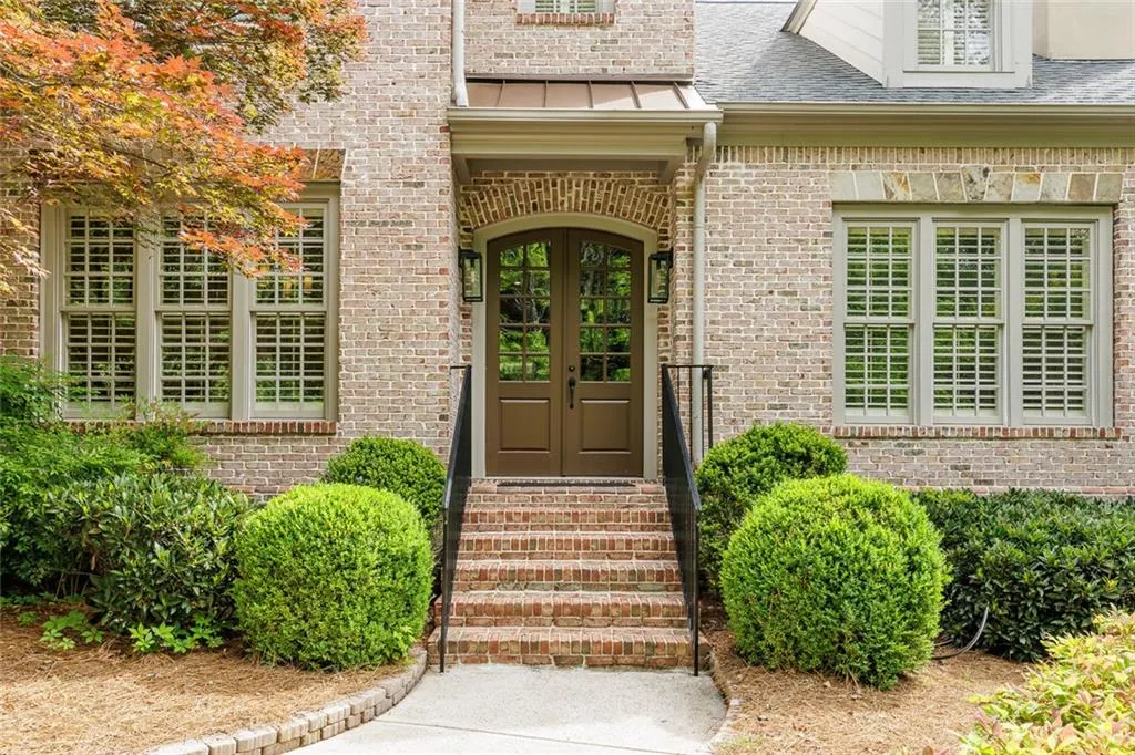 1575 Spalding Drive, Sandy Springs, Georgia 30350, 6 Bedrooms Bedrooms, ,5 BathroomsBathrooms,Residential,Sold,1575 Spalding Drive,7569214