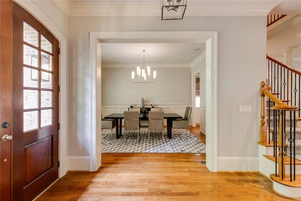 1575 Spalding Drive, Sandy Springs, Georgia 30350, 6 Bedrooms Bedrooms, ,5 BathroomsBathrooms,Residential,Sold,1575 Spalding Drive,7569214