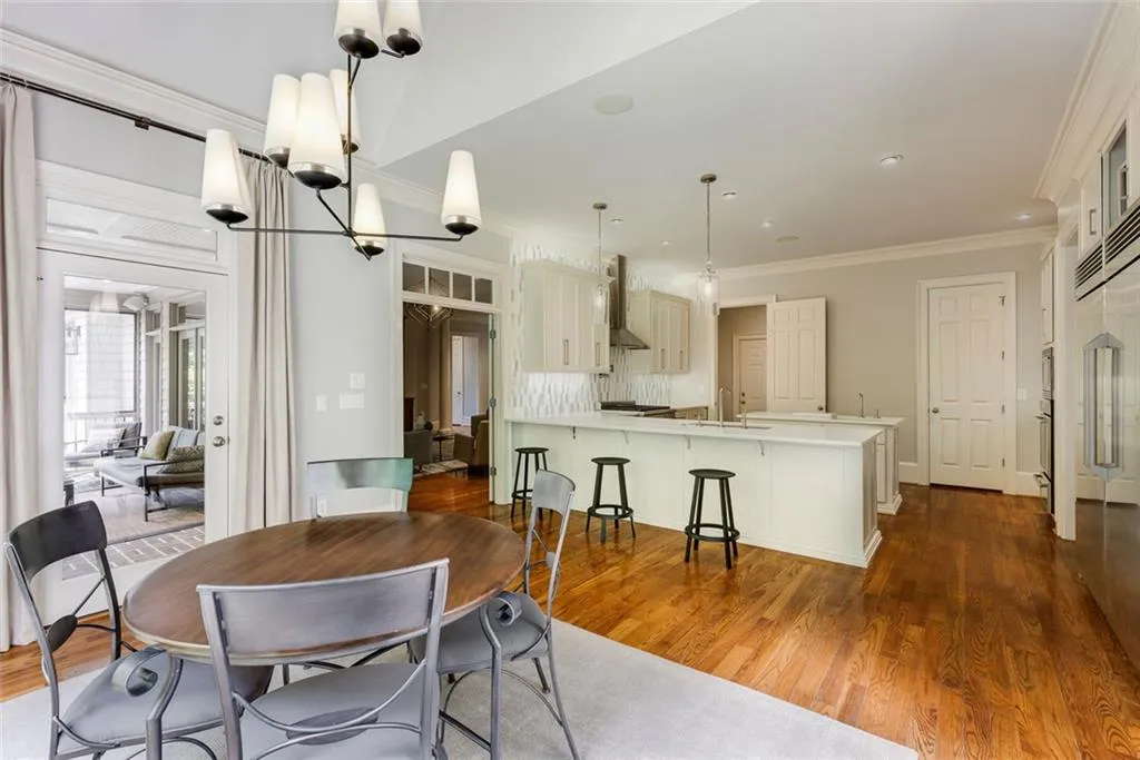 1575 Spalding Drive, Sandy Springs, Georgia 30350, 6 Bedrooms Bedrooms, ,5 BathroomsBathrooms,Residential,Sold,1575 Spalding Drive,7569214