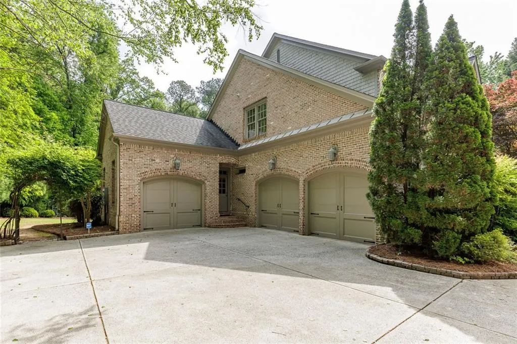 1575 Spalding Drive, Sandy Springs, Georgia 30350, 6 Bedrooms Bedrooms, ,5 BathroomsBathrooms,Residential,Sold,1575 Spalding Drive,7569214