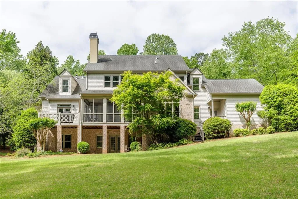 1575 Spalding Drive, Sandy Springs, Georgia 30350, 6 Bedrooms Bedrooms, ,5 BathroomsBathrooms,Residential,Sold,1575 Spalding Drive,7569214