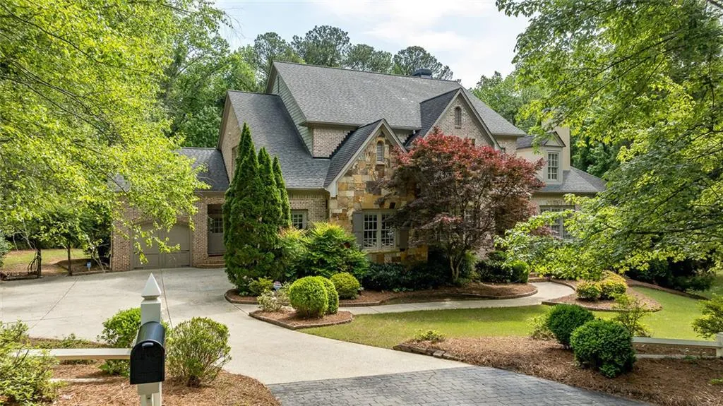 1575 Spalding Drive, Sandy Springs, Georgia 30350, 6 Bedrooms Bedrooms, ,5 BathroomsBathrooms,Residential,Sold,1575 Spalding Drive,7569214