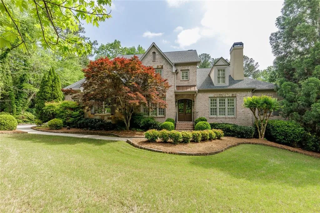 1575 Spalding Drive, Sandy Springs, Georgia 30350, 6 Bedrooms Bedrooms, ,5 BathroomsBathrooms,Residential,Sold,1575 Spalding Drive,7569214