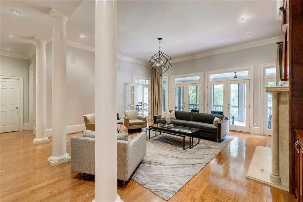 1575 Spalding Drive, Sandy Springs, Georgia 30350, 6 Bedrooms Bedrooms, ,5 BathroomsBathrooms,Residential,Sold,1575 Spalding Drive,7569214