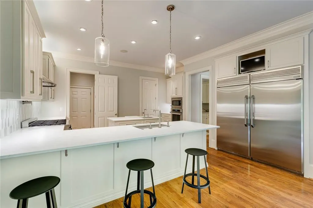 1575 Spalding Drive, Sandy Springs, Georgia 30350, 6 Bedrooms Bedrooms, ,5 BathroomsBathrooms,Residential,Sold,1575 Spalding Drive,7569214