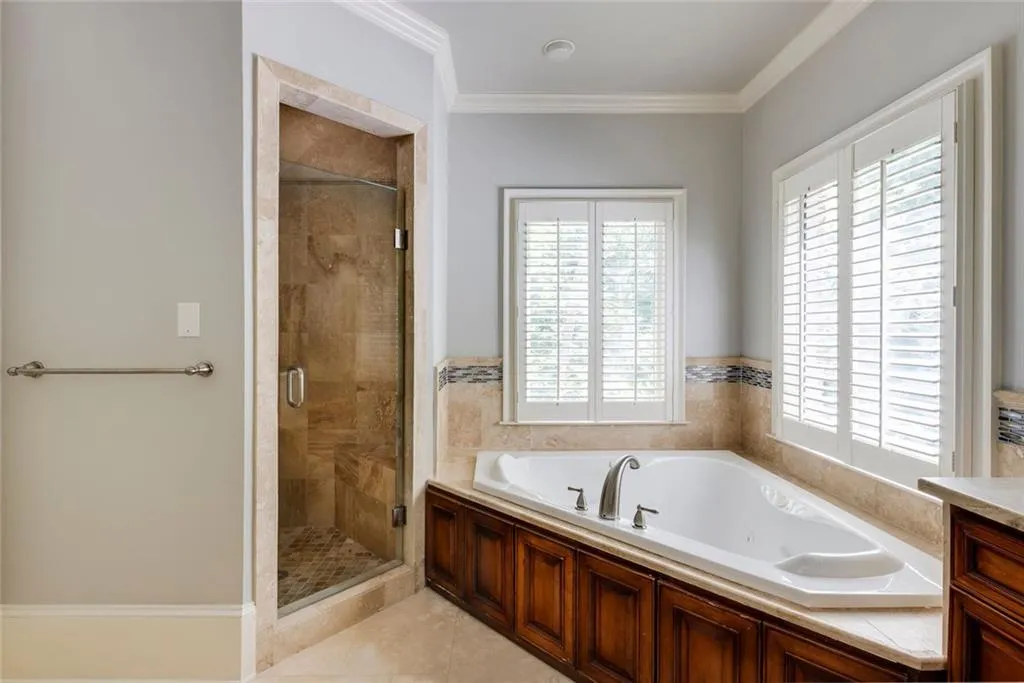 1575 Spalding Drive, Sandy Springs, Georgia 30350, 6 Bedrooms Bedrooms, ,5 BathroomsBathrooms,Residential,Sold,1575 Spalding Drive,7569214