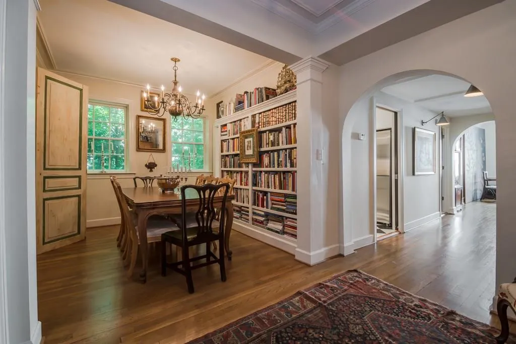 2222 Peachtree Road Nw Unit C3, Atlanta, Georgia 30309, 2 Bedrooms Bedrooms, ,2 BathroomsBathrooms,Residential,Sold,2222 Peachtree Road Nw Unit C3,5721622