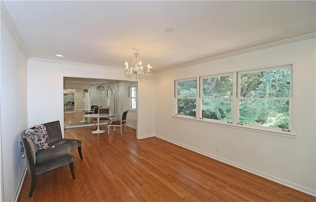 675 Edgewater Trail, Sandy Springs, Georgia 30328, 4 Bedrooms Bedrooms, ,3 BathroomsBathrooms,Residential,Sold,675 Edgewater Trail,6921682