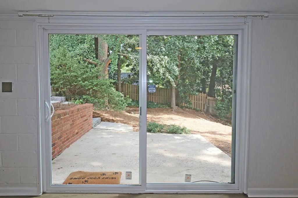 675 Edgewater Trail, Sandy Springs, Georgia 30328, 4 Bedrooms Bedrooms, ,3 BathroomsBathrooms,Residential,Sold,675 Edgewater Trail,6921682