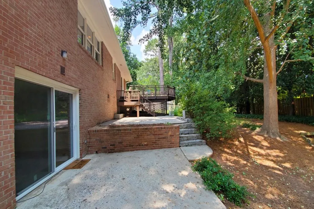 675 Edgewater Trail, Sandy Springs, Georgia 30328, 4 Bedrooms Bedrooms, ,3 BathroomsBathrooms,Residential,Sold,675 Edgewater Trail,6921682