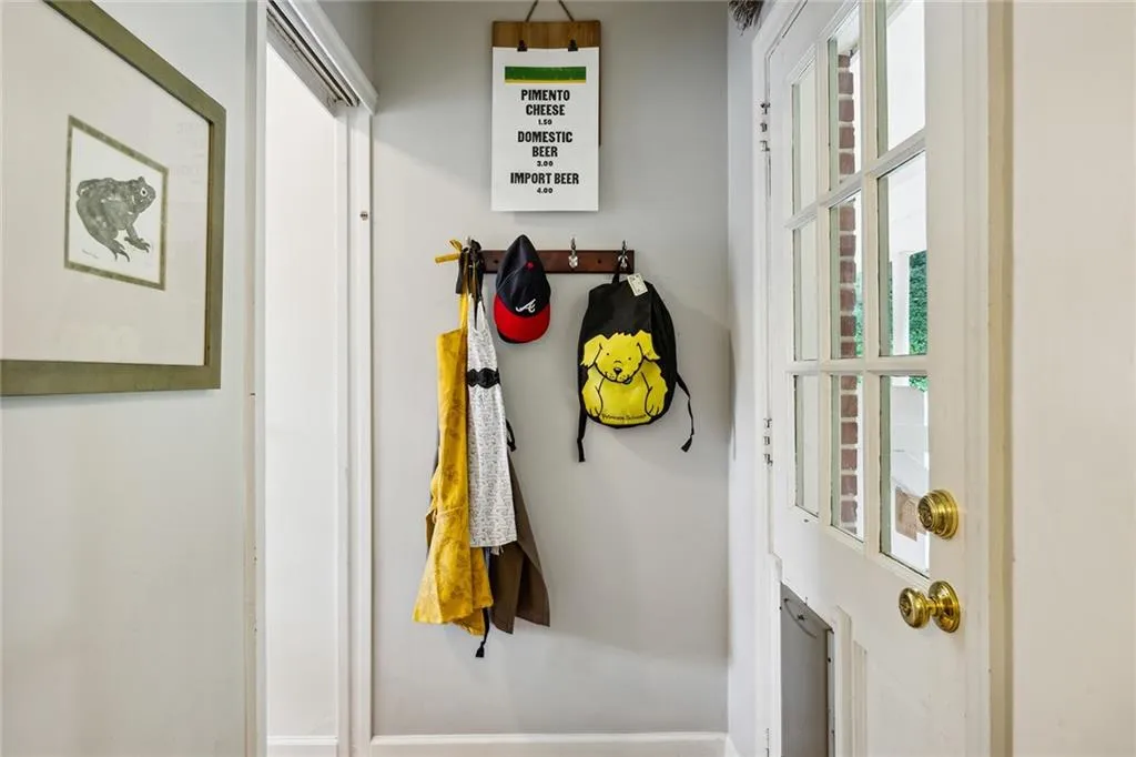 5800 Brookgreen Road, Sandy Springs, Georgia 30328, 3 Bedrooms Bedrooms, ,2 BathroomsBathrooms,Residential,Sold,5800 Brookgreen Road,7442149 5800 Brookgreen Road, Sandy Springs, Georgia 30328, 3 Bedrooms Bedrooms, ,2 BathroomsBathrooms,Residential,Sold,5800 Brookgreen Road,7442149