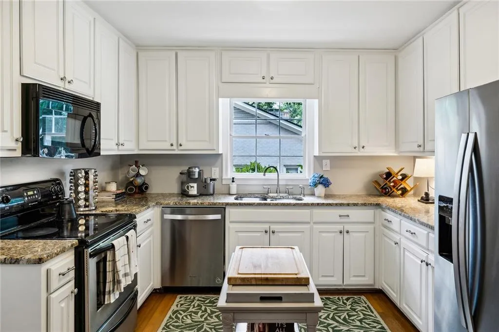 5800 Brookgreen Road, Sandy Springs, Georgia 30328, 3 Bedrooms Bedrooms, ,2 BathroomsBathrooms,Residential,Sold,5800 Brookgreen Road,7442149 5800 Brookgreen Road, Sandy Springs, Georgia 30328, 3 Bedrooms Bedrooms, ,2 BathroomsBathrooms,Residential,Sold,5800 Brookgreen Road,7442149