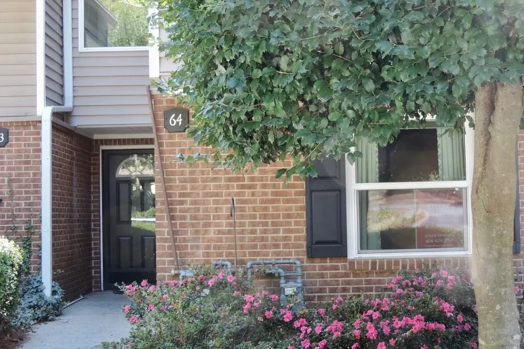 64 Dunwoody Springs Drive, Atlanta, Georgia 30328, 2 Bedrooms Bedrooms, ,2 BathroomsBathrooms,Residential,Sold,64 Dunwoody Springs Drive,6627650
