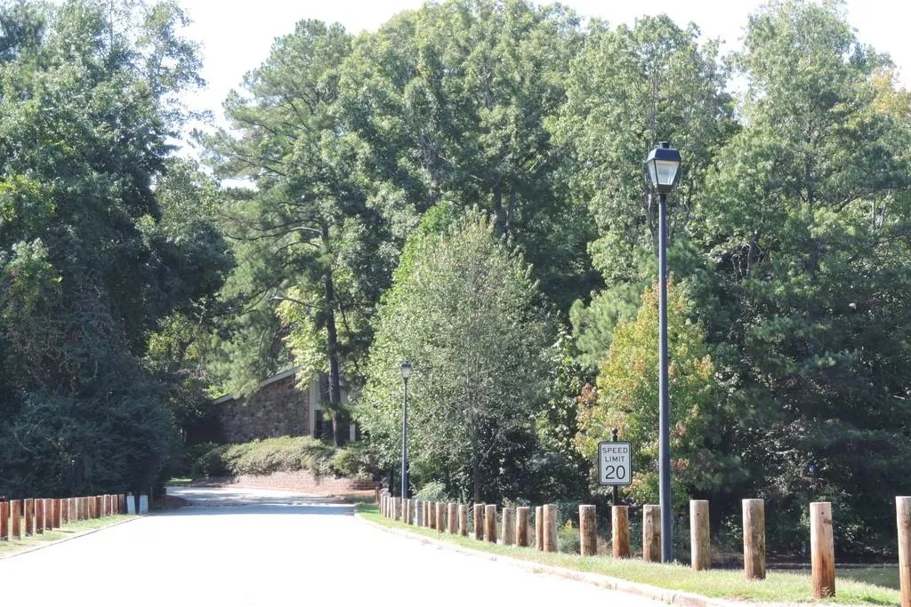 64 Dunwoody Springs Drive, Atlanta, Georgia 30328, 2 Bedrooms Bedrooms, ,2 BathroomsBathrooms,Residential,Sold,64 Dunwoody Springs Drive,6627650