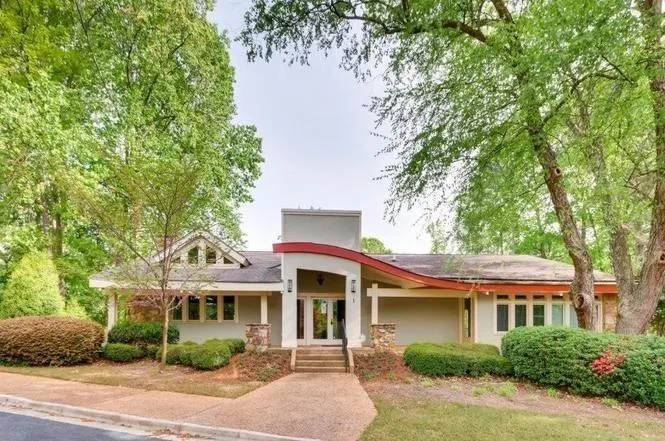 64 Dunwoody Springs Drive, Atlanta, Georgia 30328, 2 Bedrooms Bedrooms, ,2 BathroomsBathrooms,Residential,Sold,64 Dunwoody Springs Drive,6627650