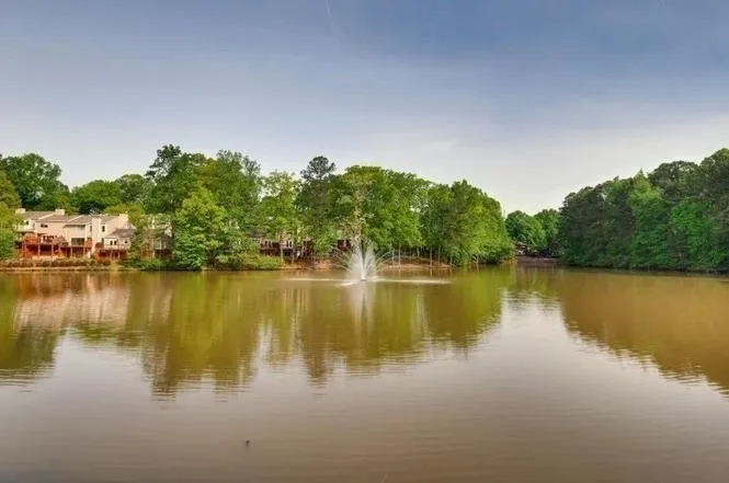 64 Dunwoody Springs Drive, Atlanta, Georgia 30328, 2 Bedrooms Bedrooms, ,2 BathroomsBathrooms,Residential,Sold,64 Dunwoody Springs Drive,6627650