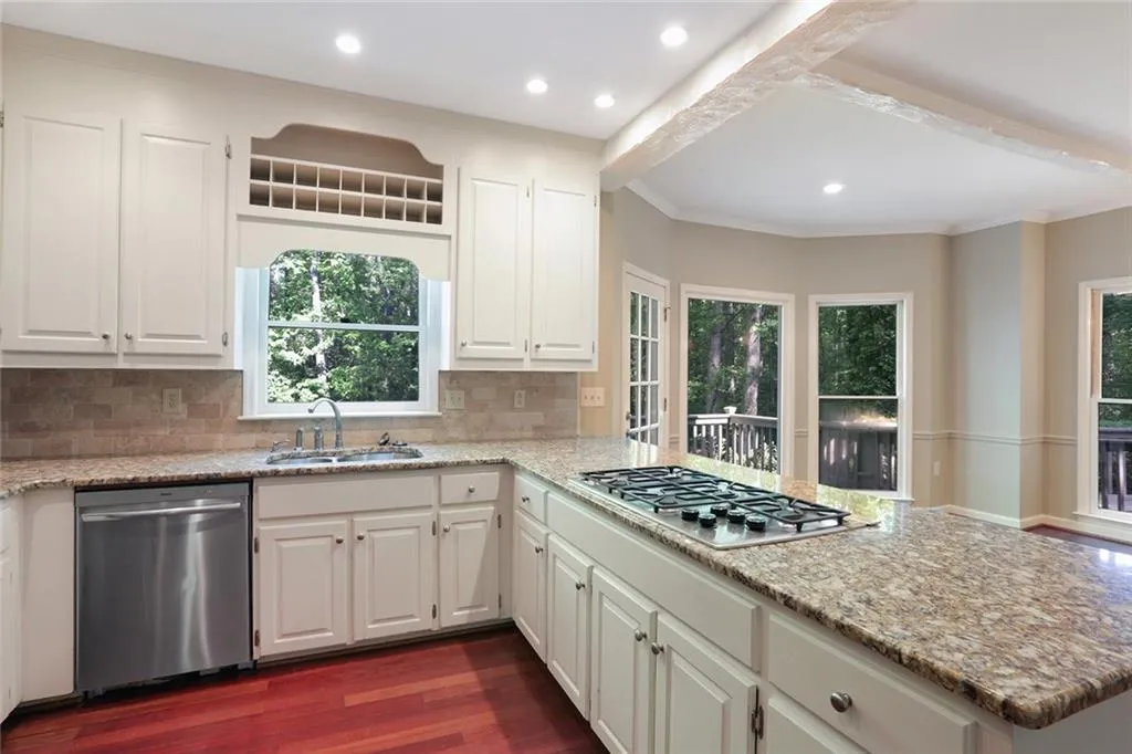 9337 Huntcliff Trace, Sandy Springs, Georgia 30350, 7 Bedrooms Bedrooms, ,5 BathroomsBathrooms,Residential,Sold,9337 Huntcliff Trace,5861722