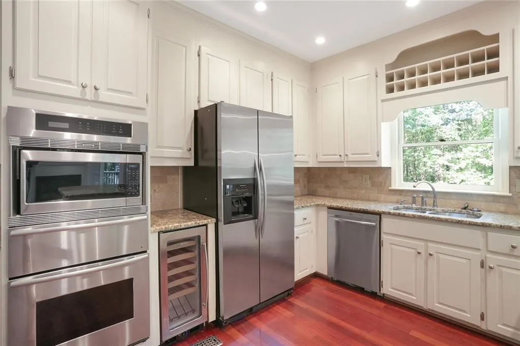 9337 Huntcliff Trace, Sandy Springs, Georgia 30350, 7 Bedrooms Bedrooms, ,5 BathroomsBathrooms,Residential,Sold,9337 Huntcliff Trace,5861722