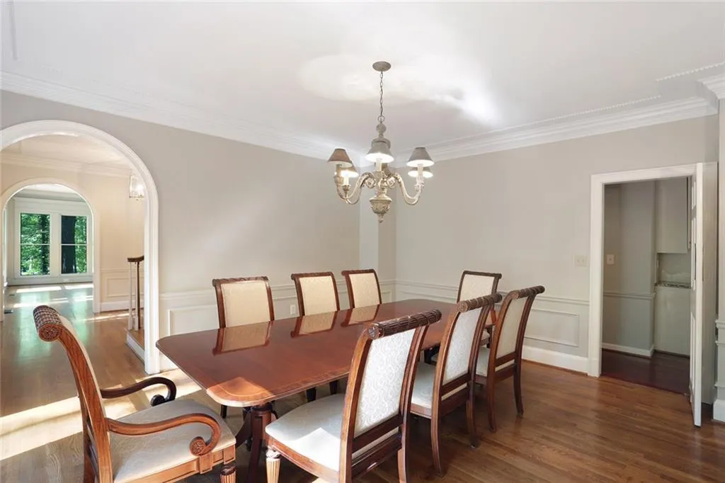 9337 Huntcliff Trace, Sandy Springs, Georgia 30350, 7 Bedrooms Bedrooms, ,5 BathroomsBathrooms,Residential,Sold,9337 Huntcliff Trace,5861722