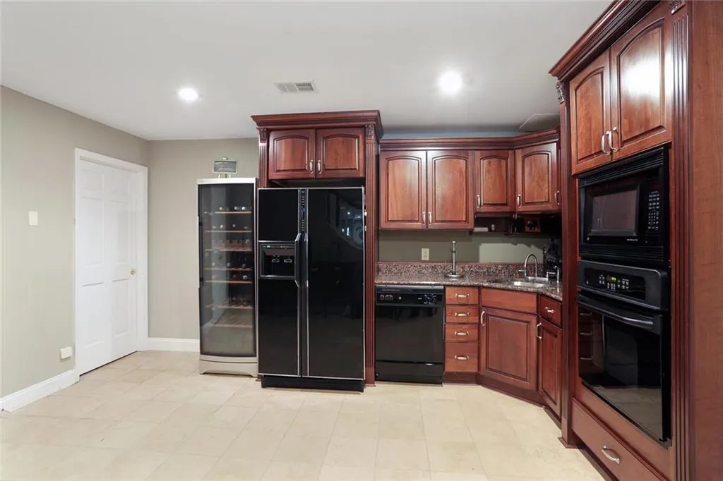 9337 Huntcliff Trace, Sandy Springs, Georgia 30350, 7 Bedrooms Bedrooms, ,5 BathroomsBathrooms,Residential,Sold,9337 Huntcliff Trace,5861722
