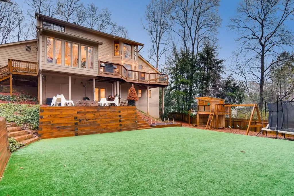 620 Idlewood Drive, Sandy Springs, Georgia 30327, 5 Bedrooms Bedrooms, ,4 BathroomsBathrooms,Residential,Sold,620 Idlewood Drive,6508911