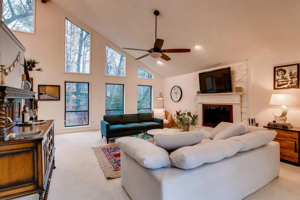 620 Idlewood Drive, Sandy Springs, Georgia 30327, 5 Bedrooms Bedrooms, ,4 BathroomsBathrooms,Residential,Sold,620 Idlewood Drive,6508911
